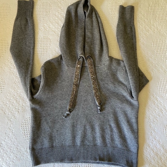 Sweater - Picture 5 of 9